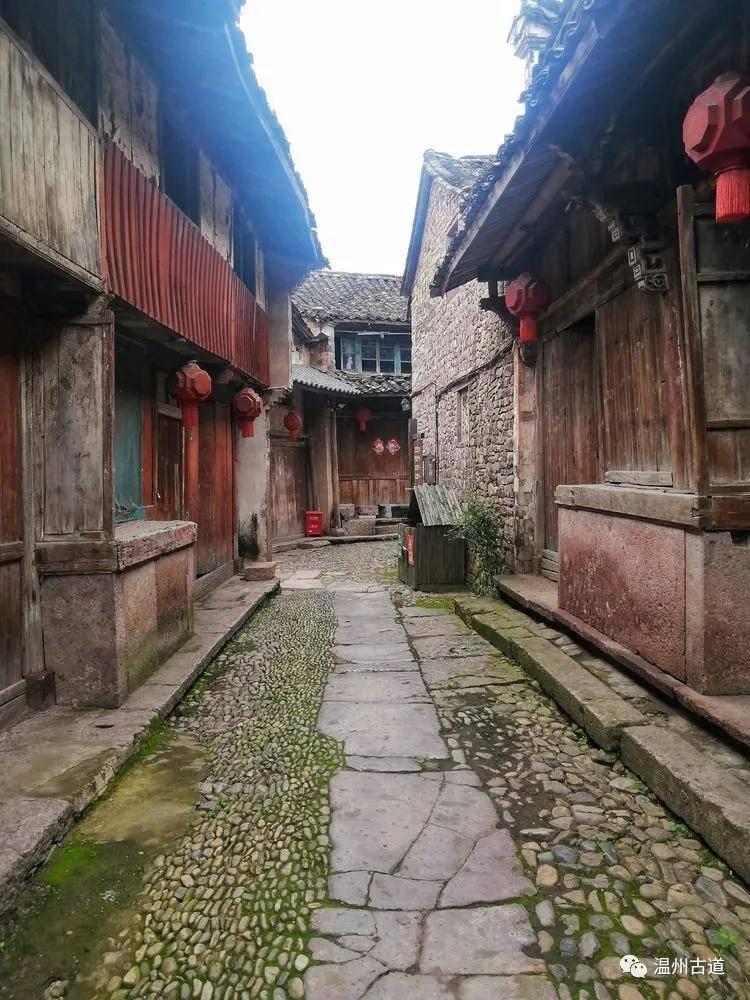 探秘吉鹿力问答社区,解答你关于我借了2笔网贷,到底是按期还款还是选择提前还款好一些?的疑问